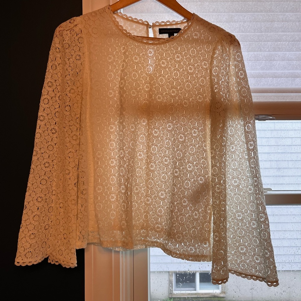 Banana Republic white lace blouse. Size XS. Like new.